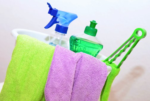 トイレのふち裏の頑固な汚れの簡単掃除方法 深い 届かない 落ちない 汚れにはサンポール クエン酸 重曹 黄ばみの原因尿石って何